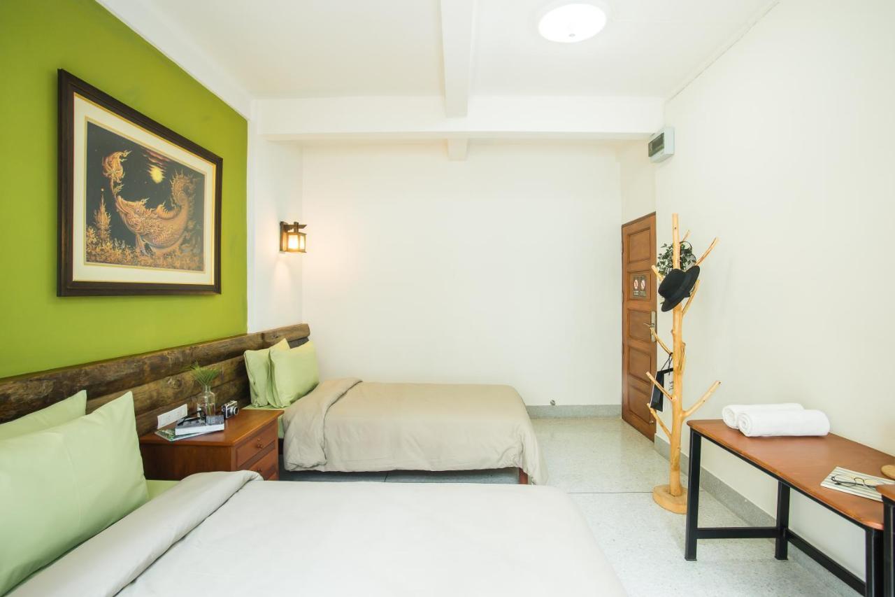 Banthat Thong Hostel Bangkok Luaran gambar